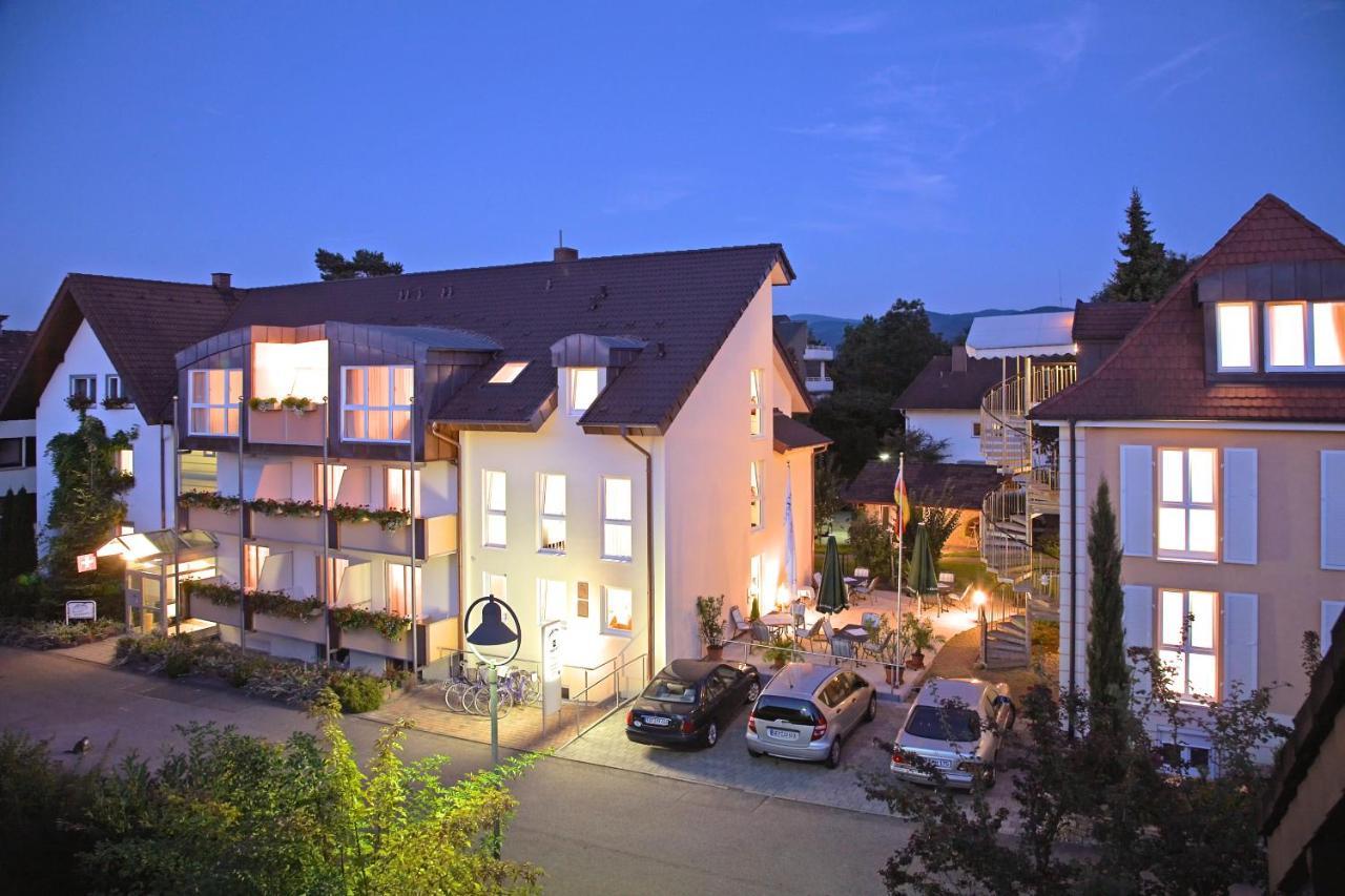 Akzent Hotel Atrium Baden 바트크로찡엔 외부 사진