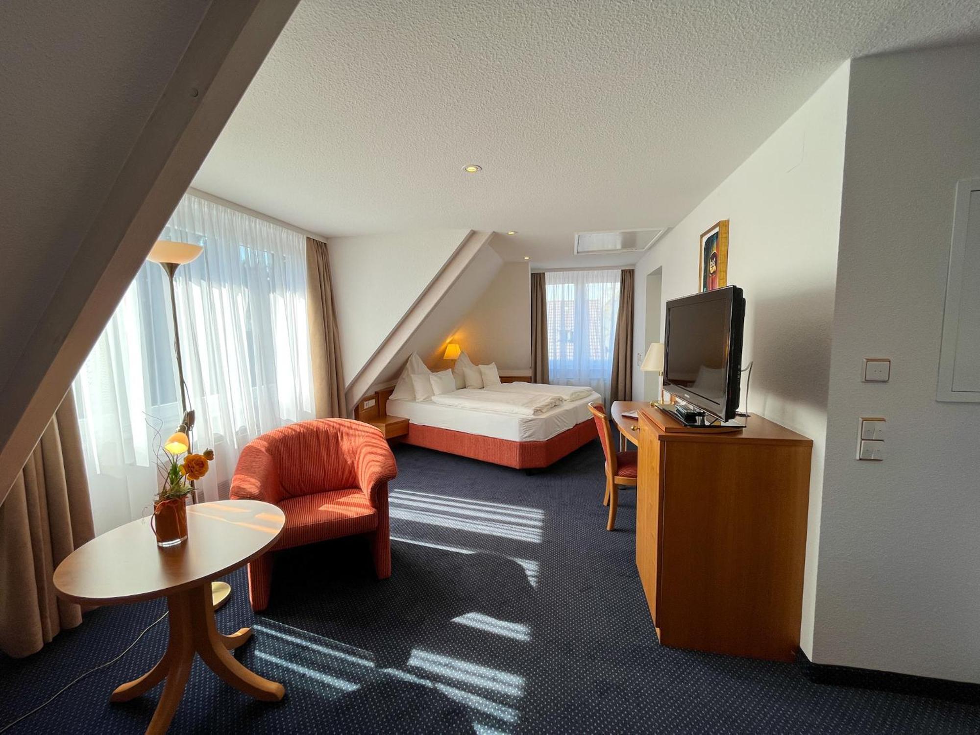 Akzent Hotel Atrium Baden 바트크로찡엔 객실 사진